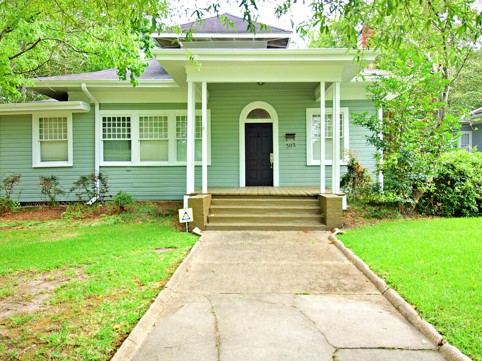 1st image of 302 3rd Ave