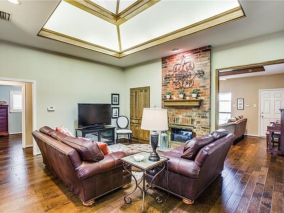 3rd image of 4107 Kentshire Ln