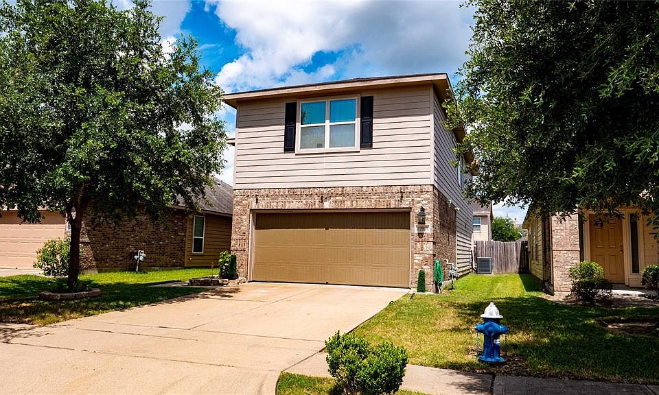 1st image of 12911 Fenland Field Ln