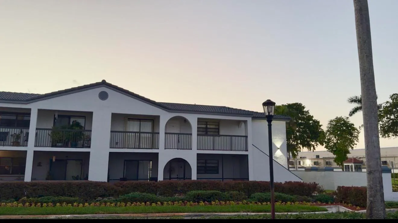 3 bed, 2.0 bath, 1100 sqft, $2,500 — Photo 1