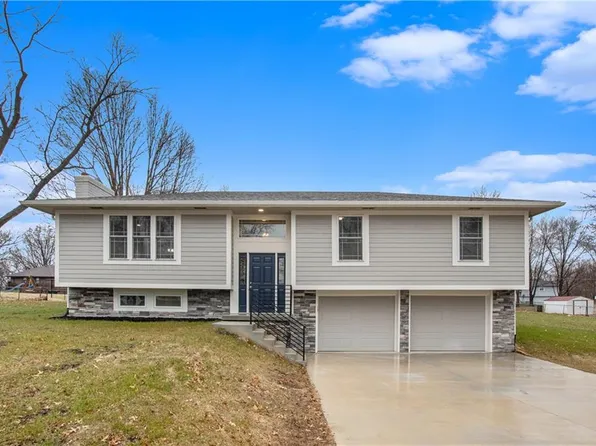 15402 Rickel Dr, Basehor, KS 66007