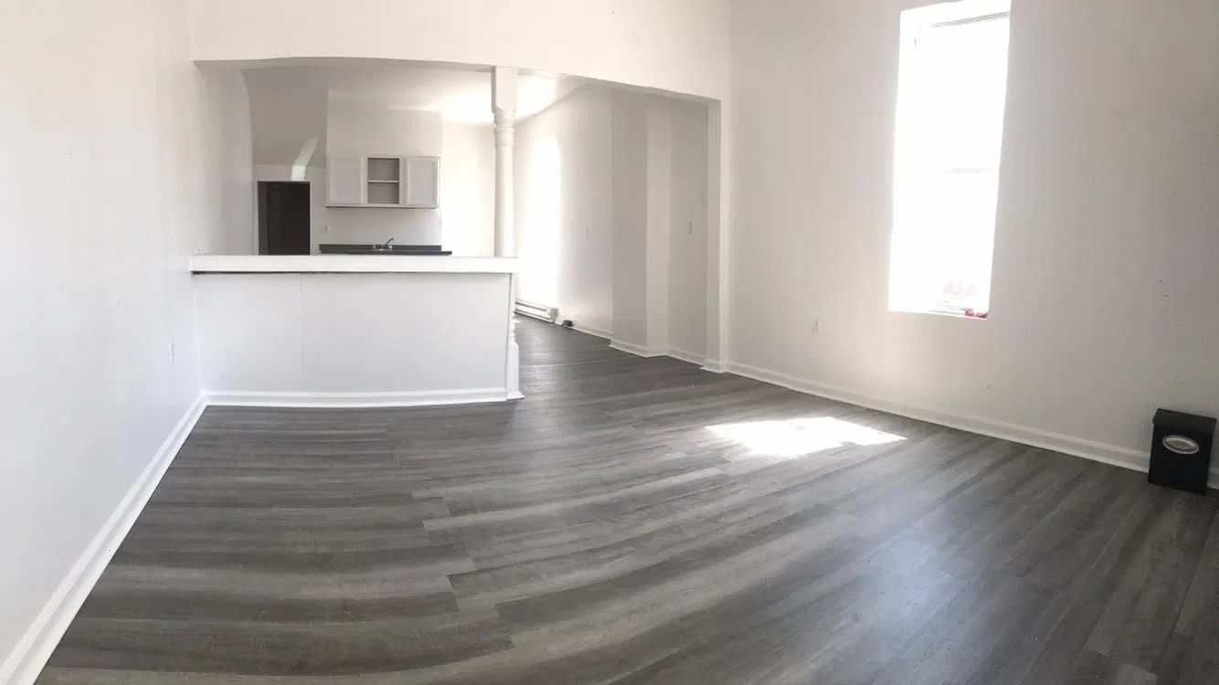 1 bed, 2200 sqft, $900 — Photo 3