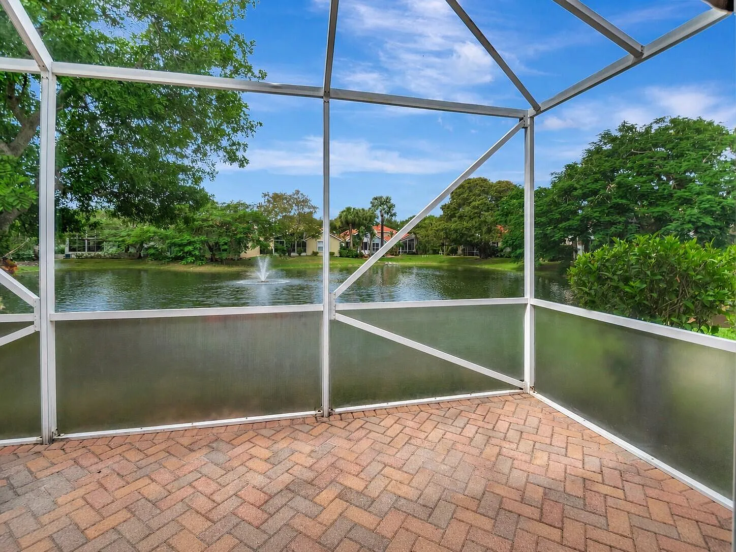 3 bed, 2.5 bath, 2264 sqft, $3,600 — Photo 3