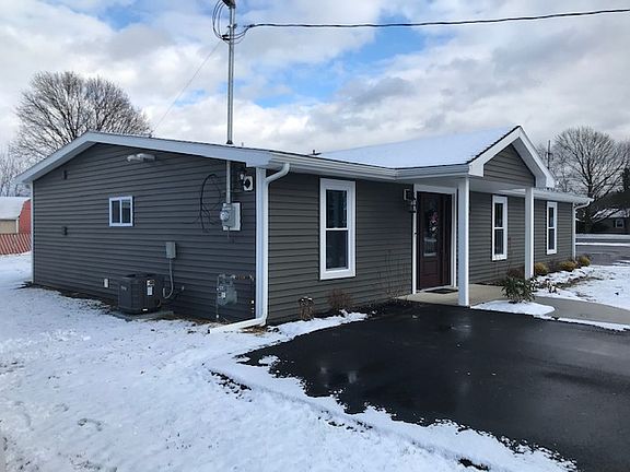 3rd image of 104 Lee Ave