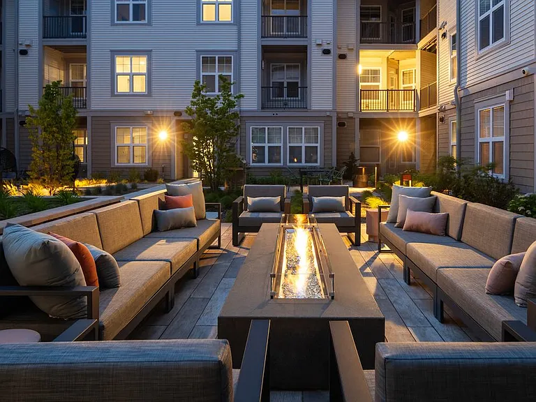 Outdoor lounge with fire pit