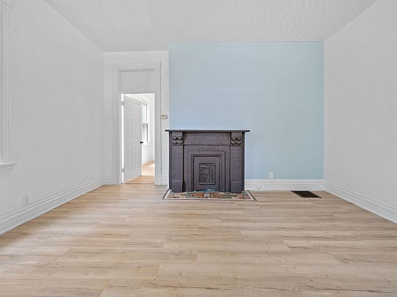 4th image of 3633 Borden St #1