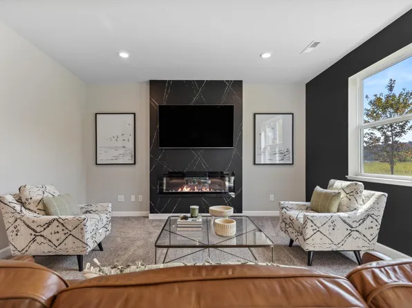 1525 143rd St E, Rosemount, MN 55044