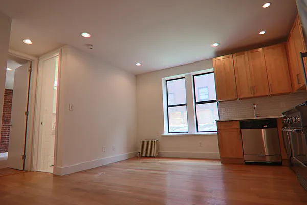 Rented by PMG Real Estate  | media 12