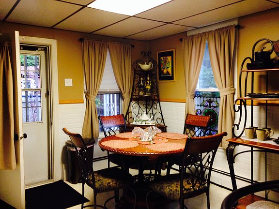KITCHEN DINING