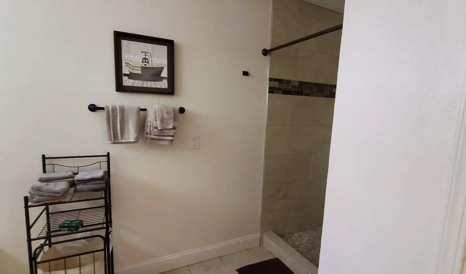 3 bed, 2.5 bath, 2119 sqft, $2,495 — Photo 4