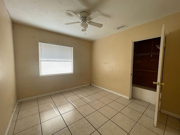 5th image of 3305 13th Ave W