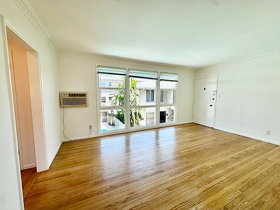 4th image of 1266 N Laurel Ave APT 11