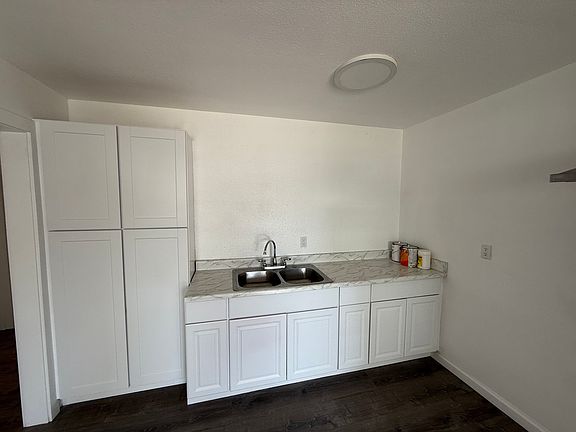 3rd image of 1381 W Lockeford St Suite A