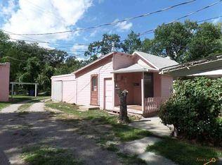 1207 12th St, Rapid City, SD 57701