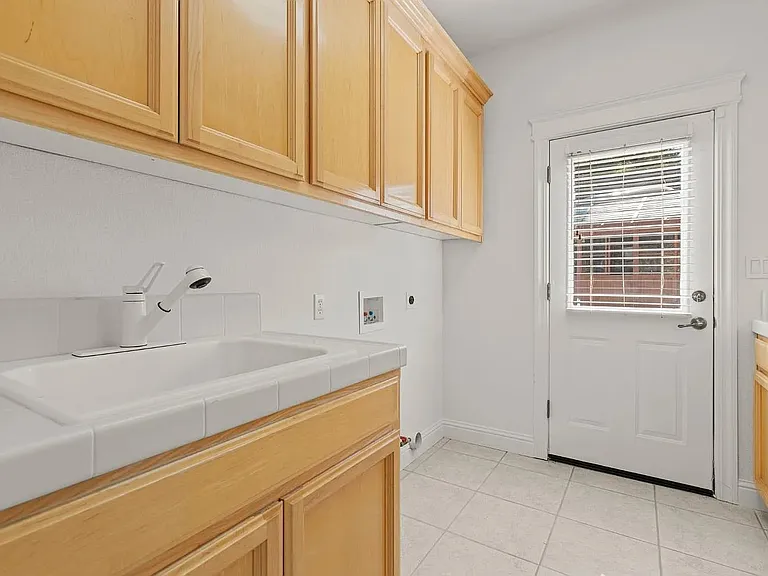 4066 Plateau Cir — Photo 49