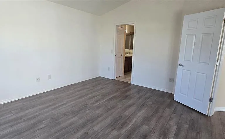 2577 Lindewood St — Photo 12