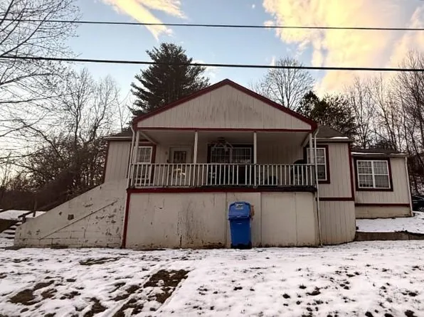 8 Hemlock Dr, Asheville, NC 28806