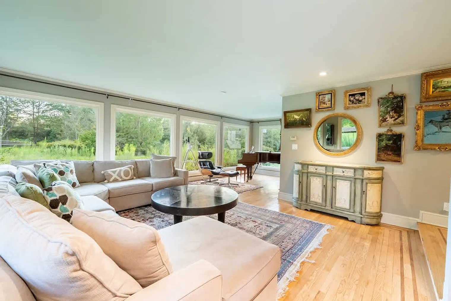 5 bed, 4.0 bath, 4499 sqft, $17,233 — Photo 2