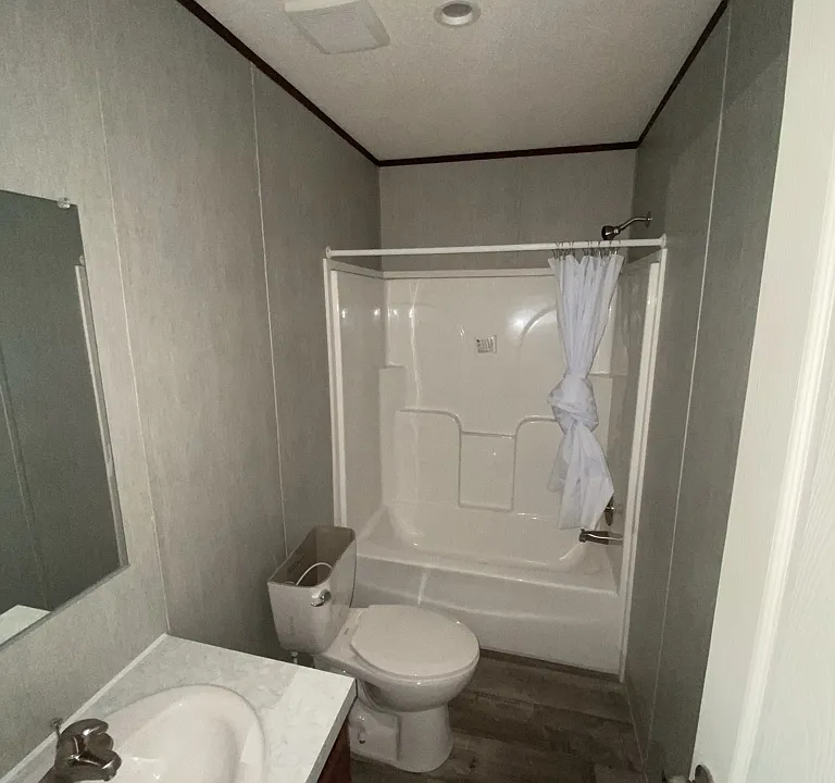 2 bed, 2.0 bath, 784 sqft, $1,100