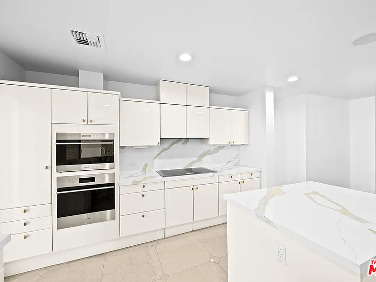 10724 Wilshire Blvd #Penthouse 1505 — Photo 20