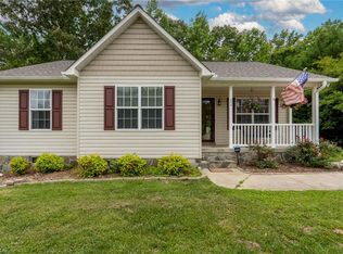 854 Charter Oaks Dr, Randleman, NC 27317