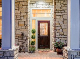 15710 Clear Pointe Dr, Cypress, TX 77429