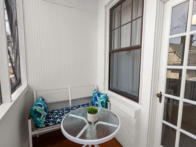 325 Tappan St #6 — Photo 8