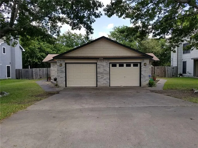 13309 Saddlebrook Trl #B — Photo 1