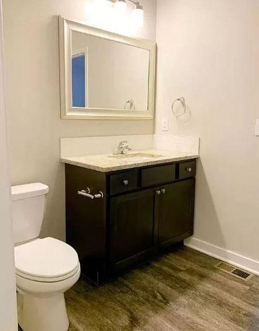 All bathrooms with granite counter tops
