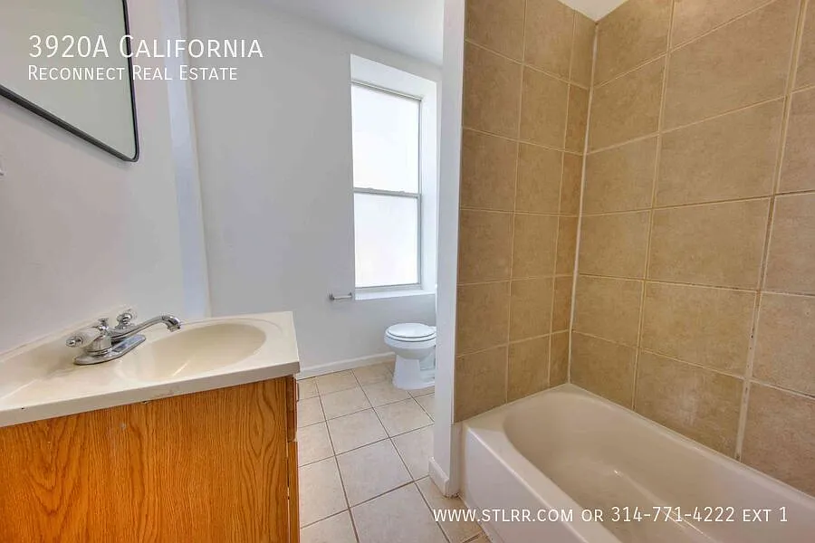 This Updated 2-Bedroom, 1-Bath Apartment Offers Comfortable Living With Modern Touches. Price Red... — Photo 4