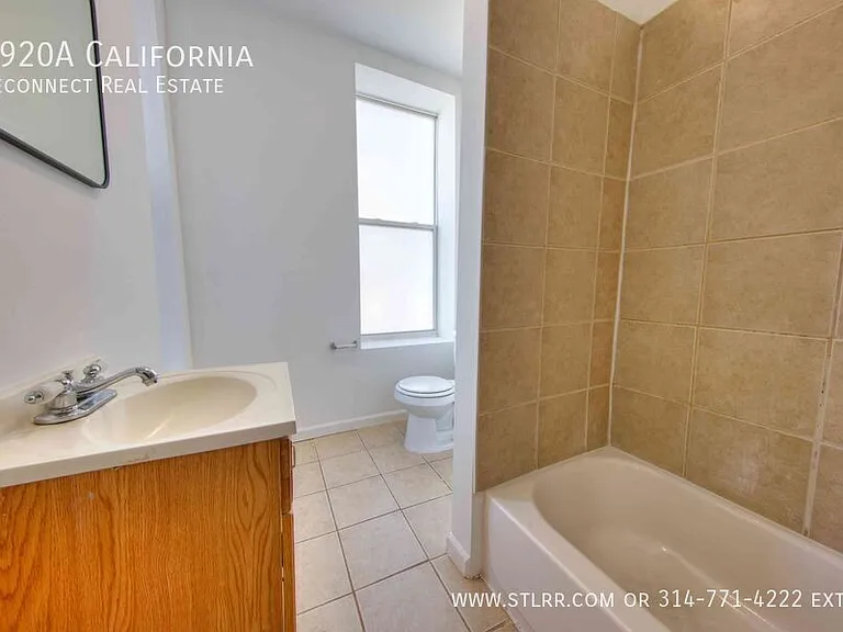 3920A California Ave — Photo 4