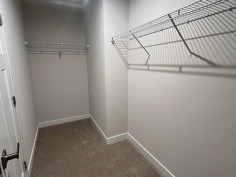 4085 Mayfield Rd — Photo 7