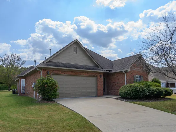 278 Creekside Ln, Pelham, AL 35124