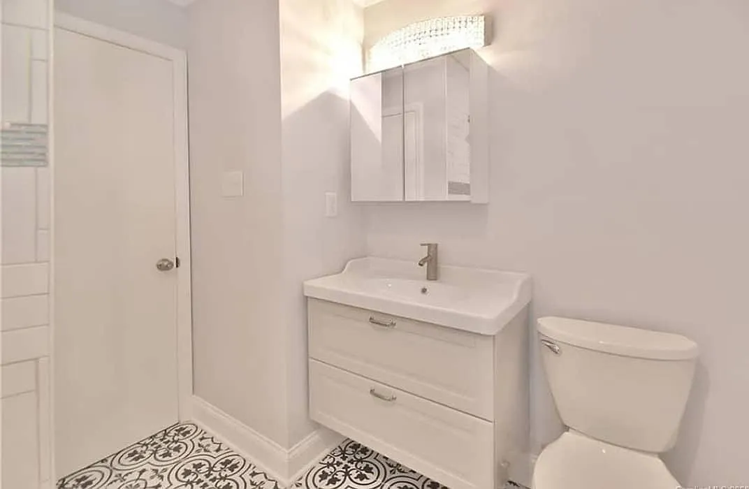 3 bed, 1346 sqft, $2,100 — Photo 2