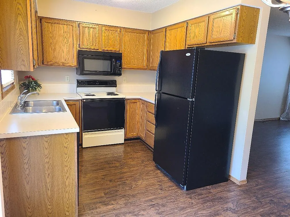 3 bed, 1640 sqft, $1,650 — Photo 4