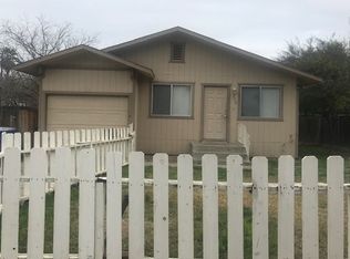 328 E 11th St, Hanford, CA 93230