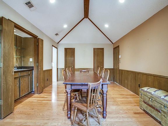 5th image of 1111 Serenade Ln