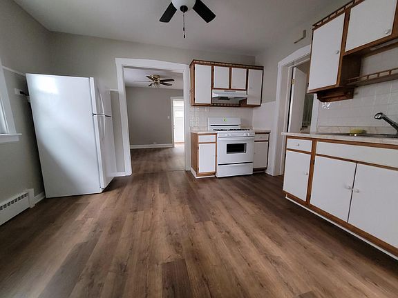 2nd image of 6208 W Berteau Ave