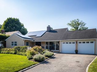 134 Rolling Hill Rd, Manhasset, NY 11030