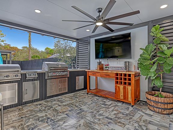 4th image of 7077 Oakmont Drive