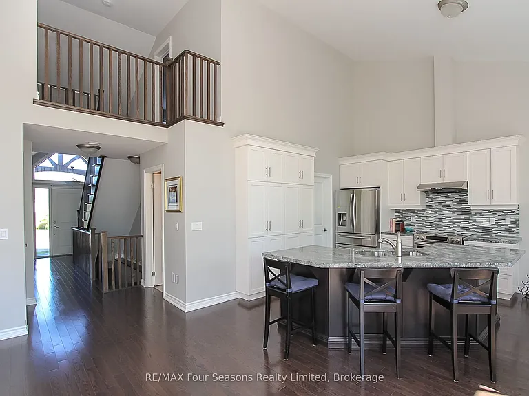 12 Robbie Way — Photo 30