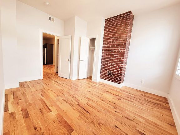 4th image of 20 Jewett Ave #2L