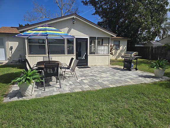 3rd image of 6 Millie Dr