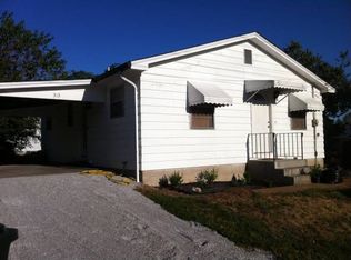 313 N Moore St, Waterloo, IL 62298