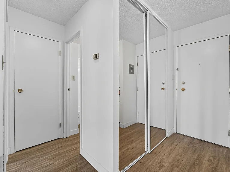 720 15th Ave SW — Photo 7