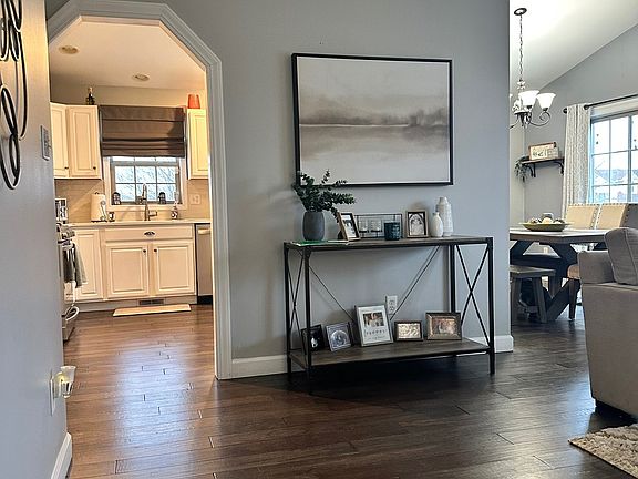 3rd image of 3035 Angelina St