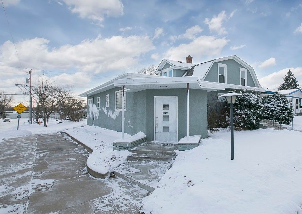 1st image of 726 40th Ave NE