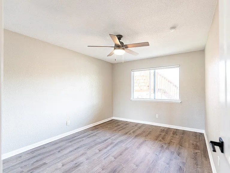 Stoneside Apartments — Photo 10