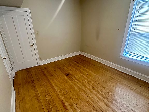 5th image of 2249 W Arthur Ave APT 3
