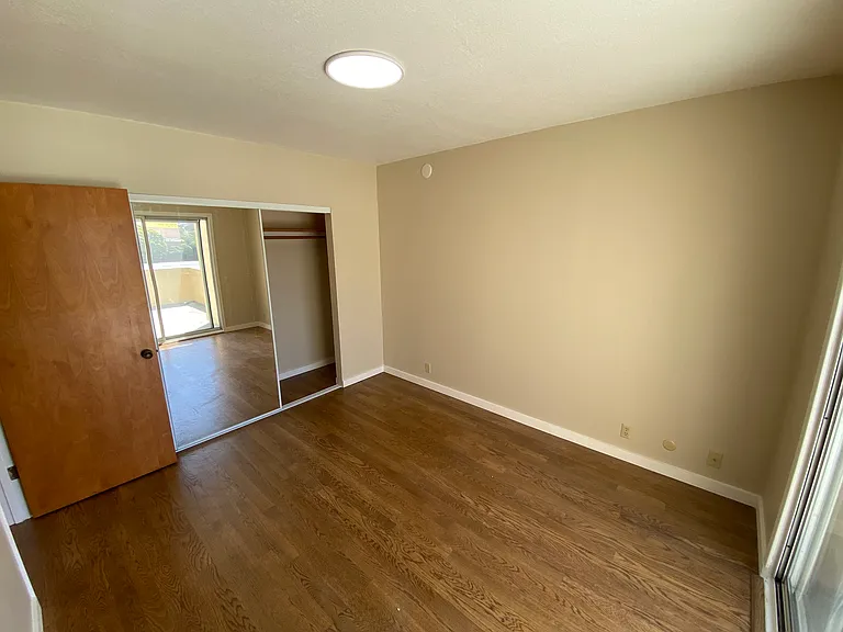 520 Bartlett St #5 — Photo 32